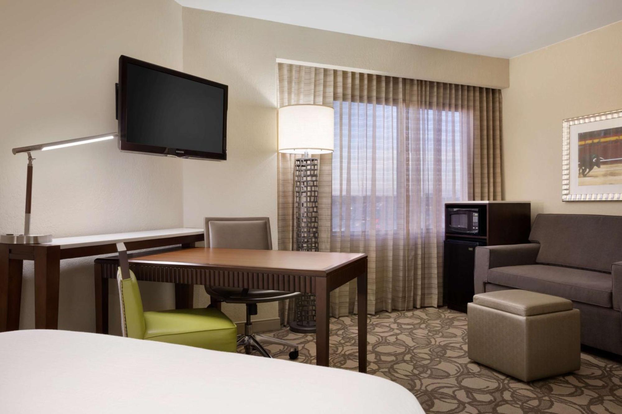 Embassy Suites San Antonio Airport מראה חיצוני תמונה
